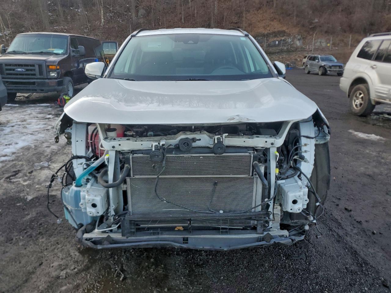 2021 TOYOTA RAV4 XLE photo 5