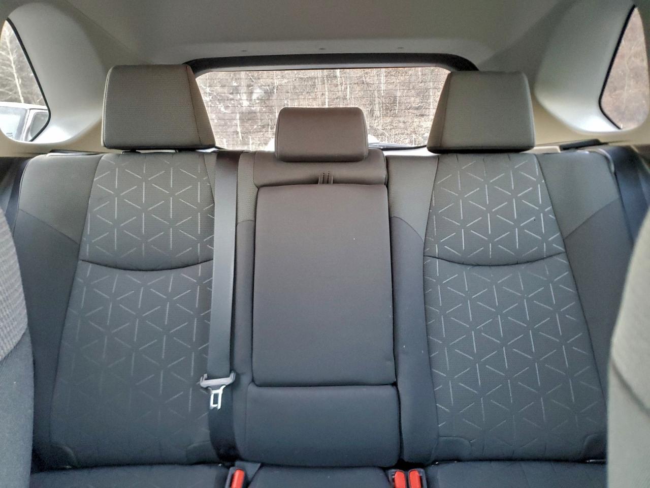 2021 TOYOTA RAV4 XLE photo 10