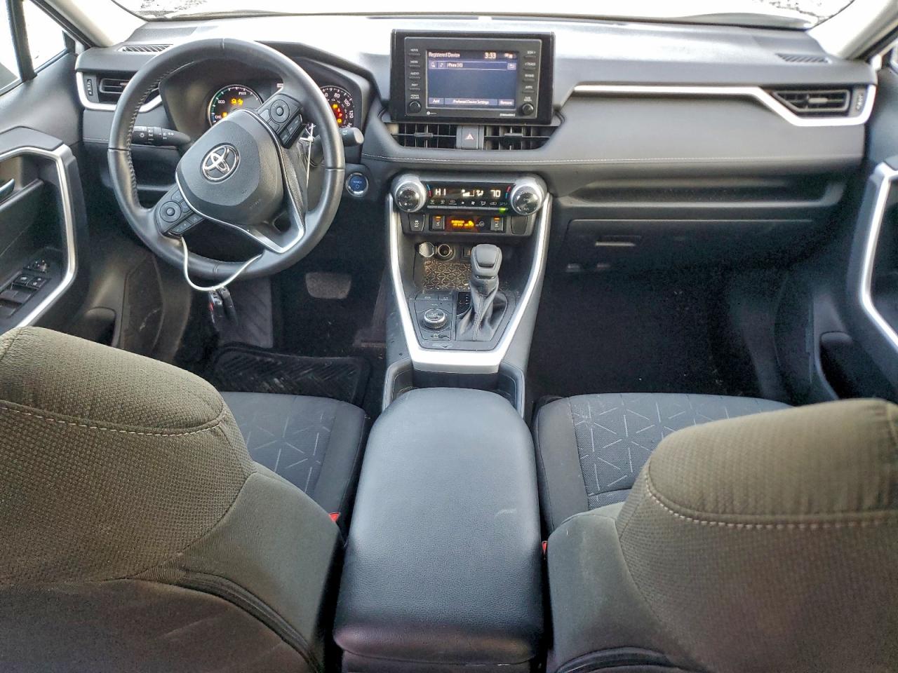 2021 TOYOTA RAV4 XLE photo 8