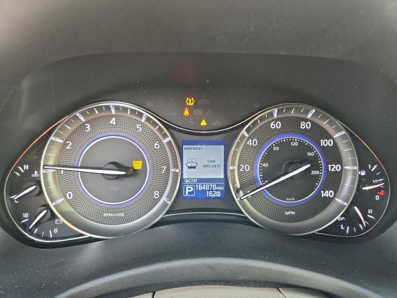 2013 INFINITI QX56 photo 9