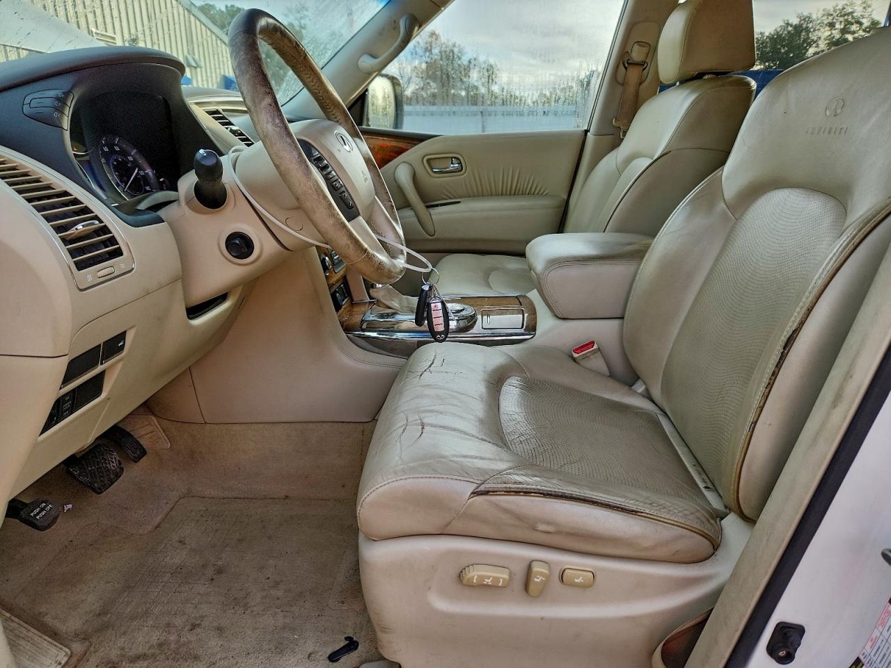 2013 INFINITI QX56 photo 7