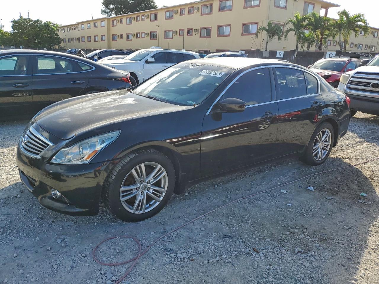 2013 INFINITI G37