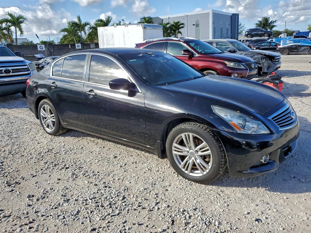 2013 INFINITI G37 photo 4