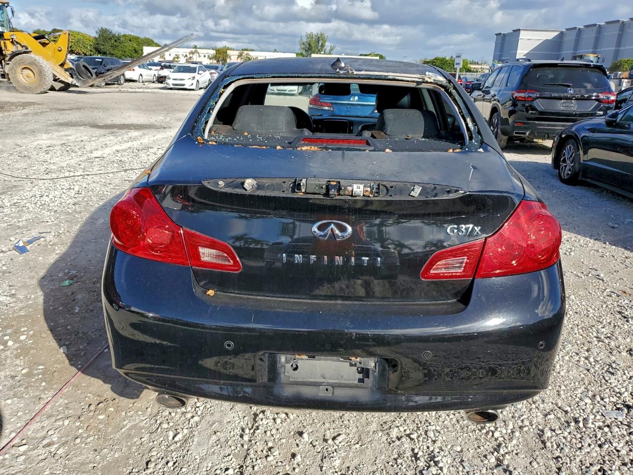 2013 INFINITI G37 photo 6