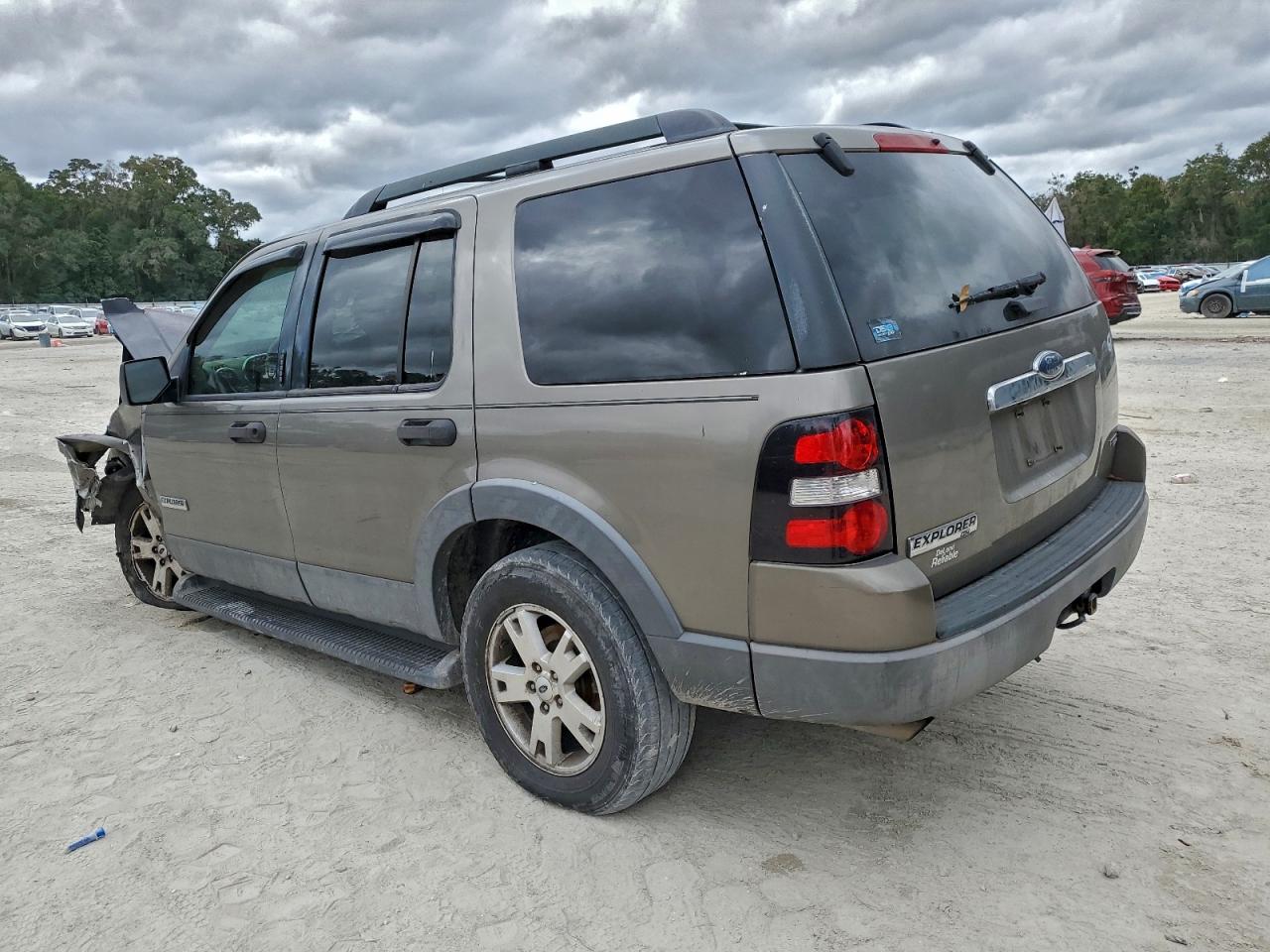 2006 FORD EXPLORER XLT photo 2