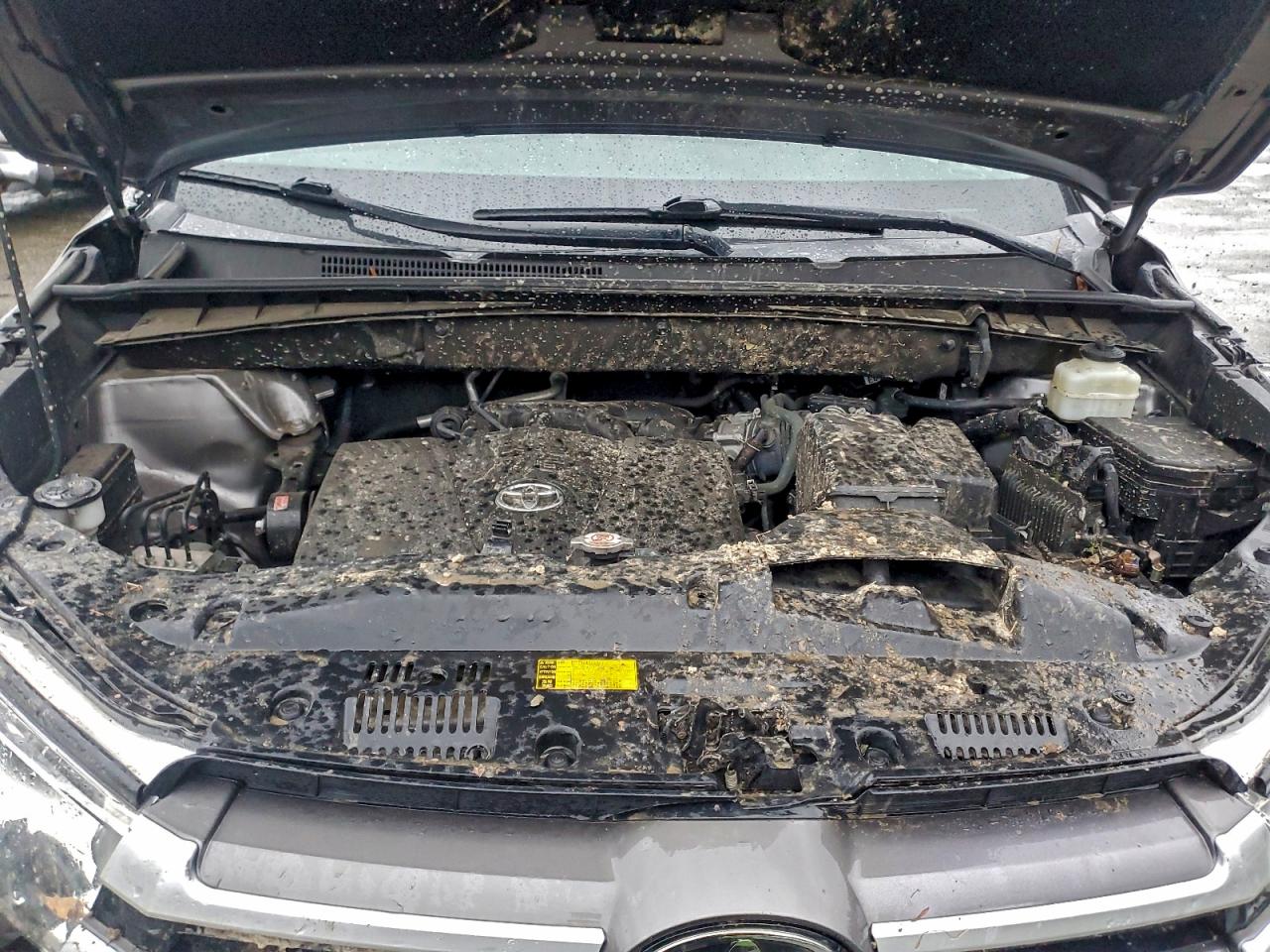 2018 TOYOTA HIGHLANDER SE photo 12