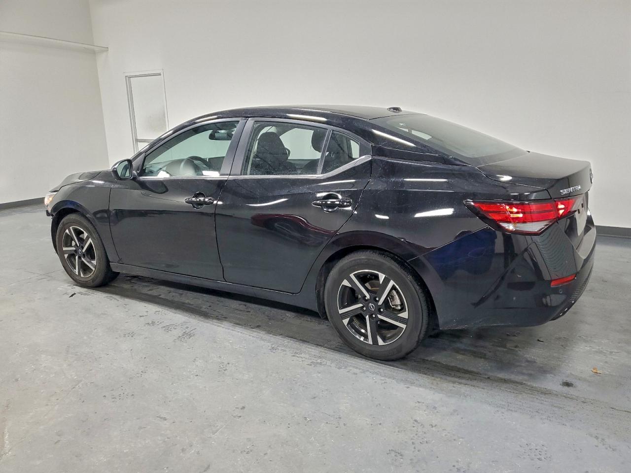 2025 NISSAN SENTRA SV photo 2