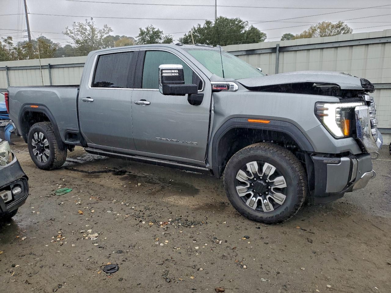 2025 GMC SIERRA K2500 DENALI photo 4
