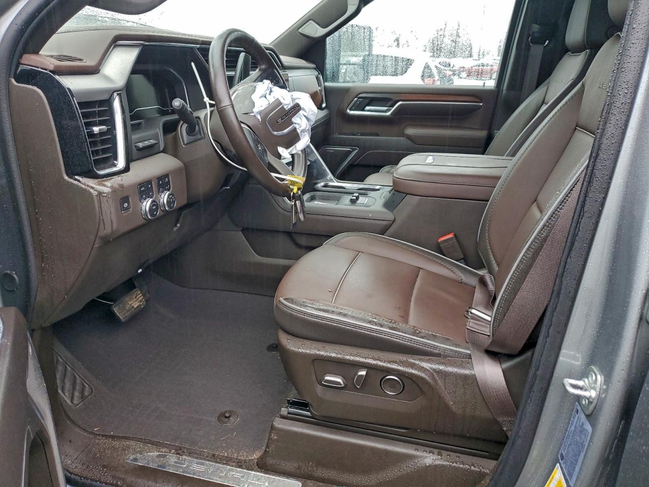 2025 GMC SIERRA K2500 DENALI photo 7