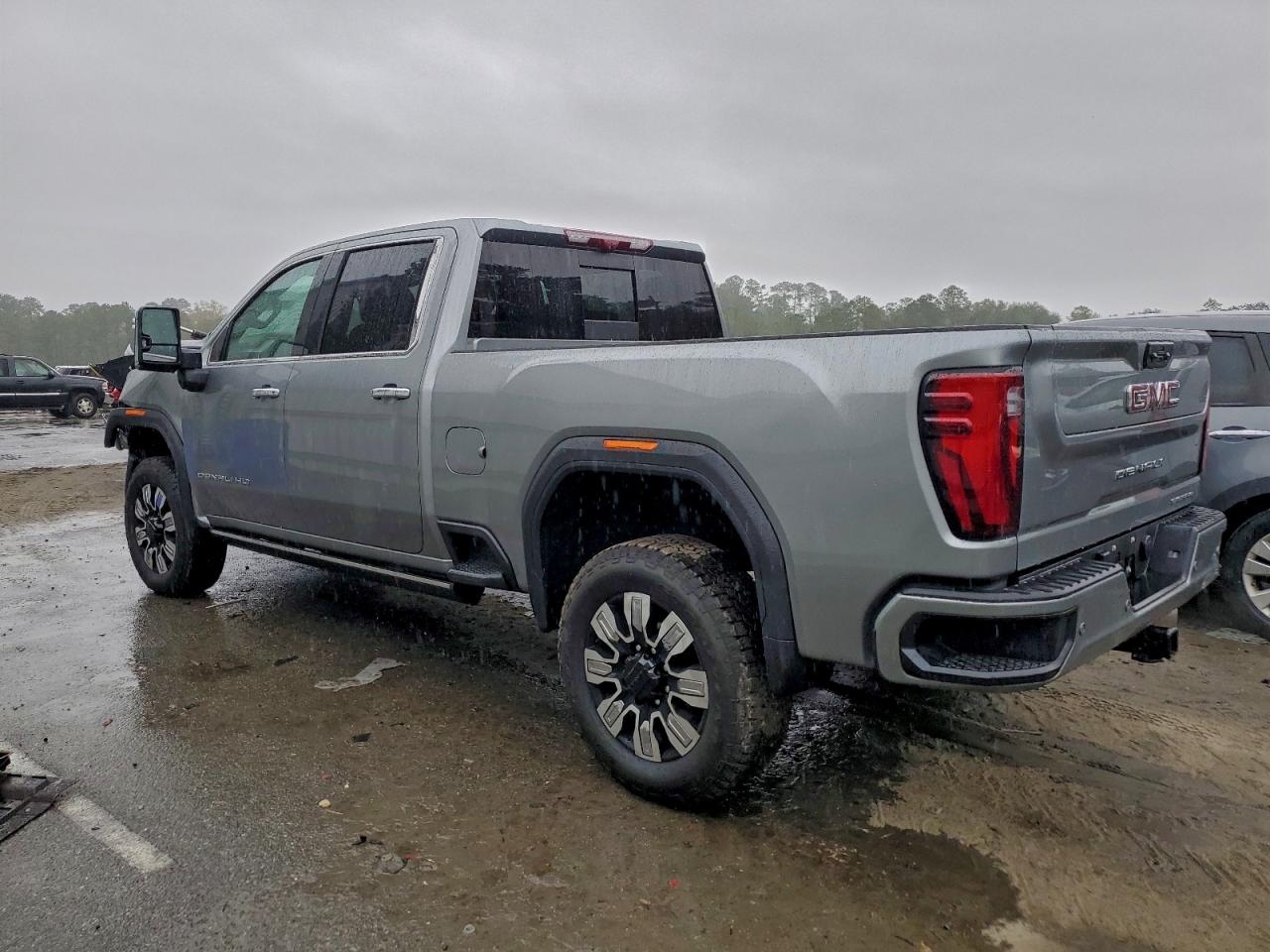 2025 GMC SIERRA K2500 DENALI photo 2