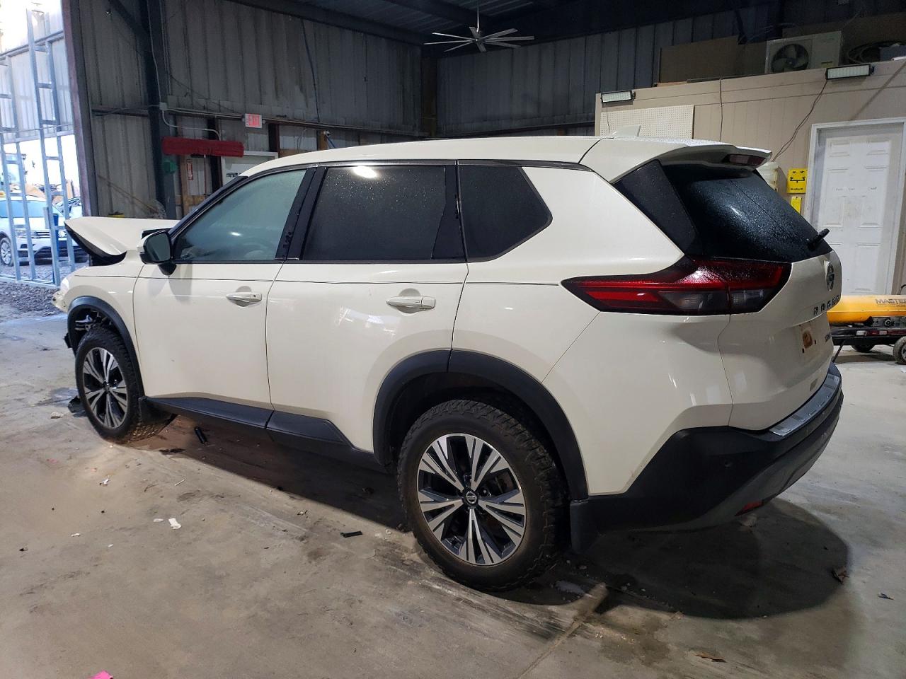 2021 NISSAN ROGUE SV photo 2