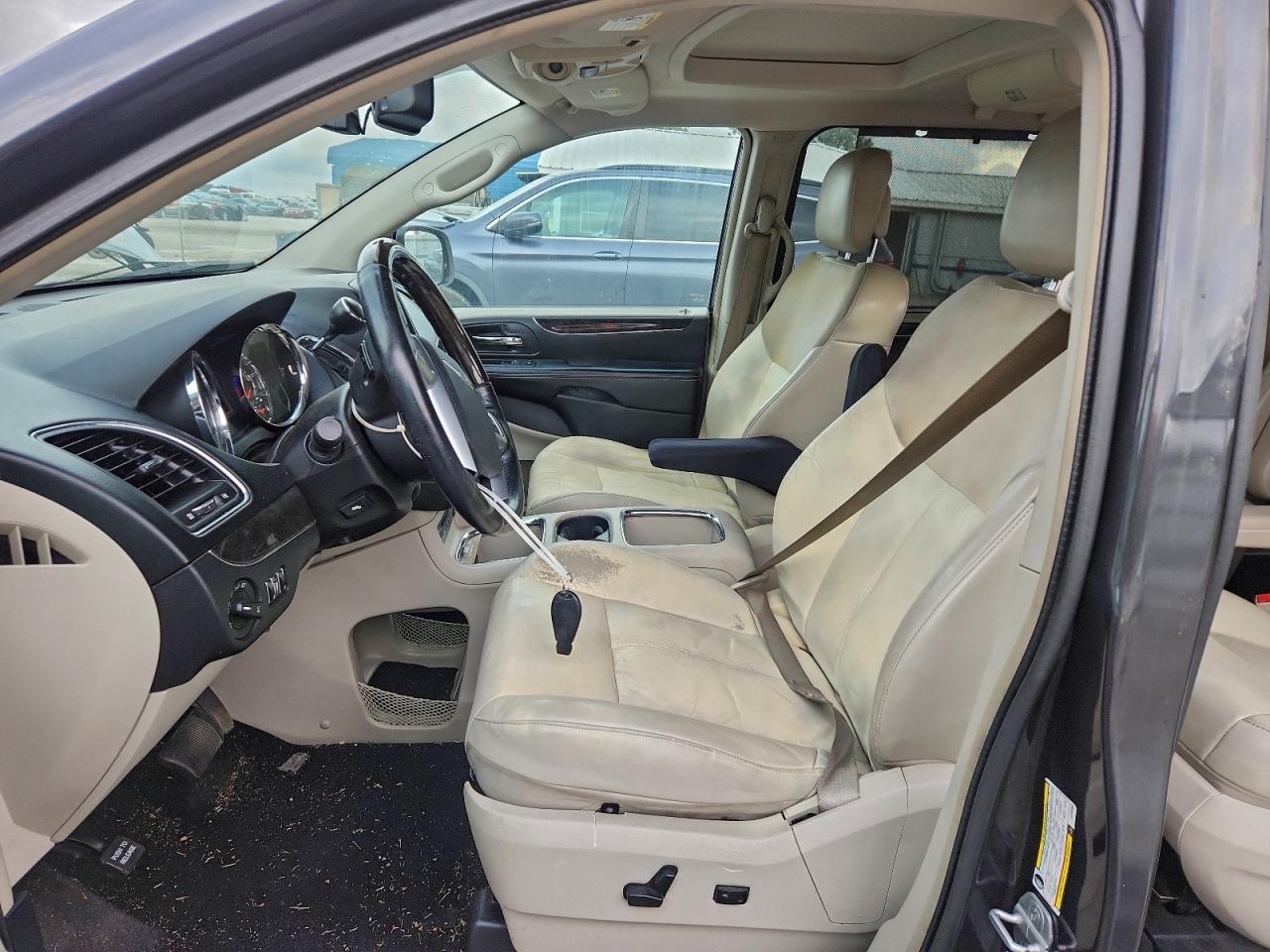 2012 CHRYSLER TOWN & COUNTRY LIMITED photo 7