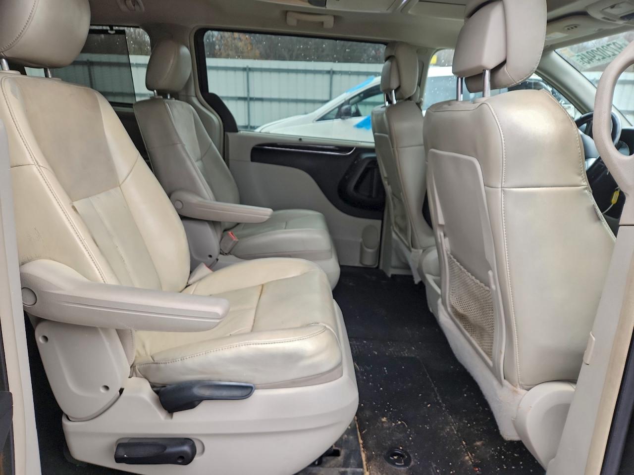 2012 CHRYSLER TOWN & COUNTRY LIMITED photo 11