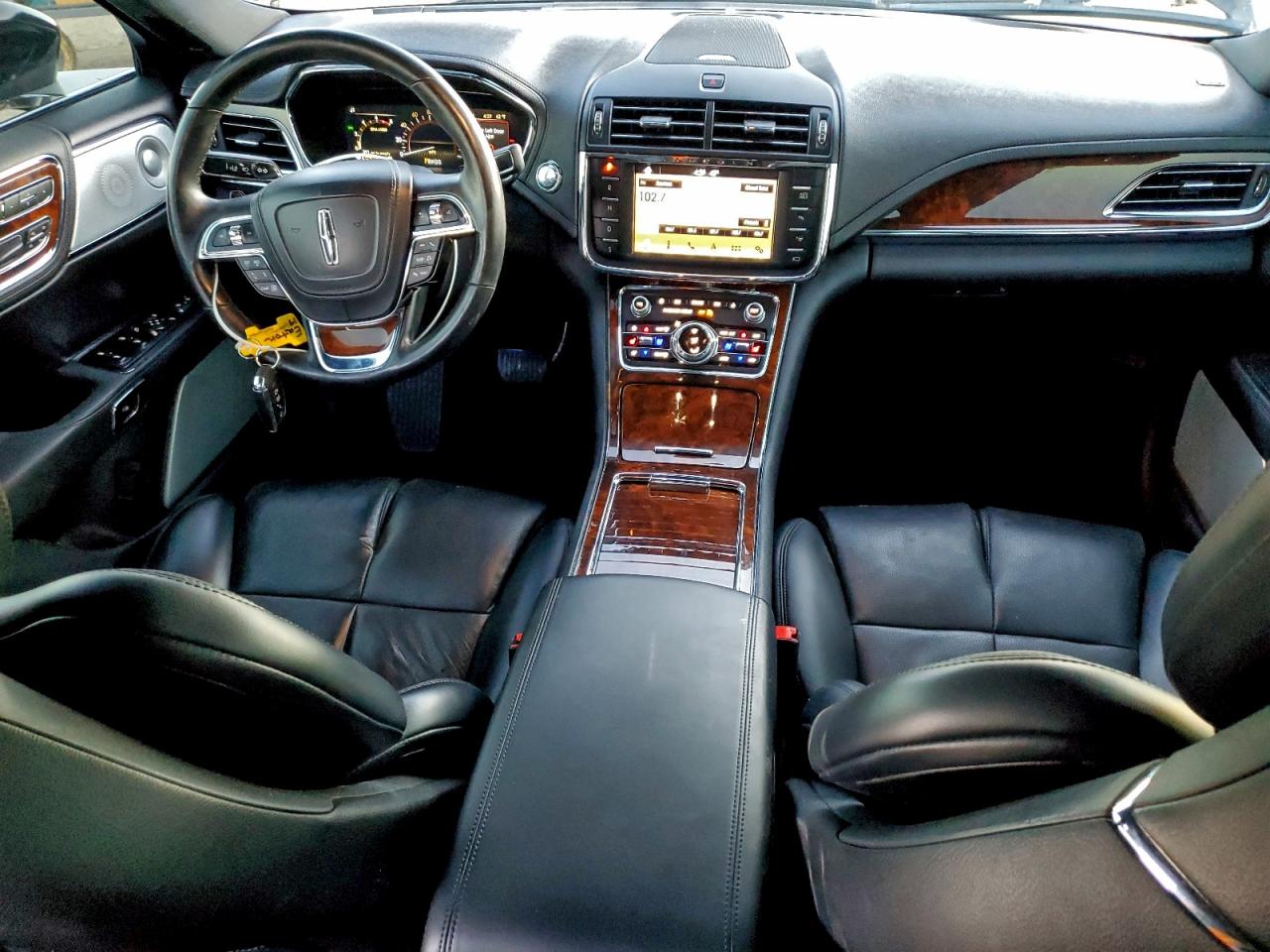 2017 LINCOLN CONTINENTAL RESERVE photo 8
