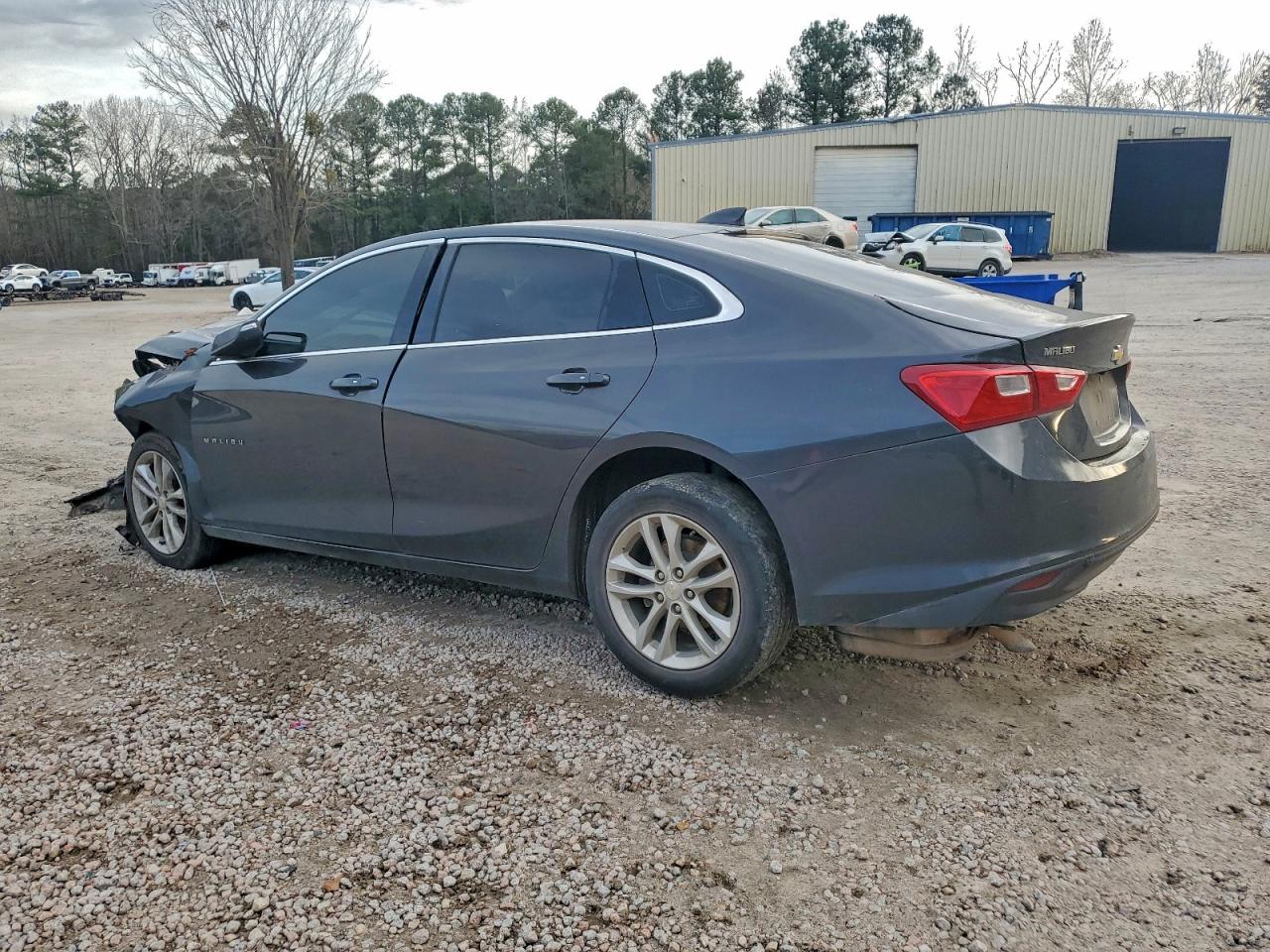 2018 CHEVROLET MALIBU LT photo 2