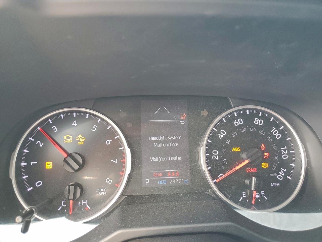 2021 TOYOTA RAV4 LE photo 9
