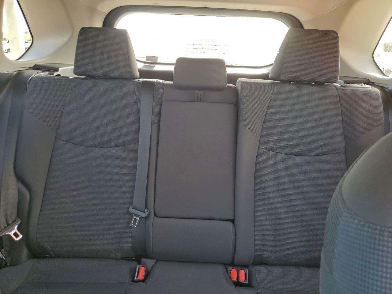 2021 TOYOTA RAV4 LE photo 10