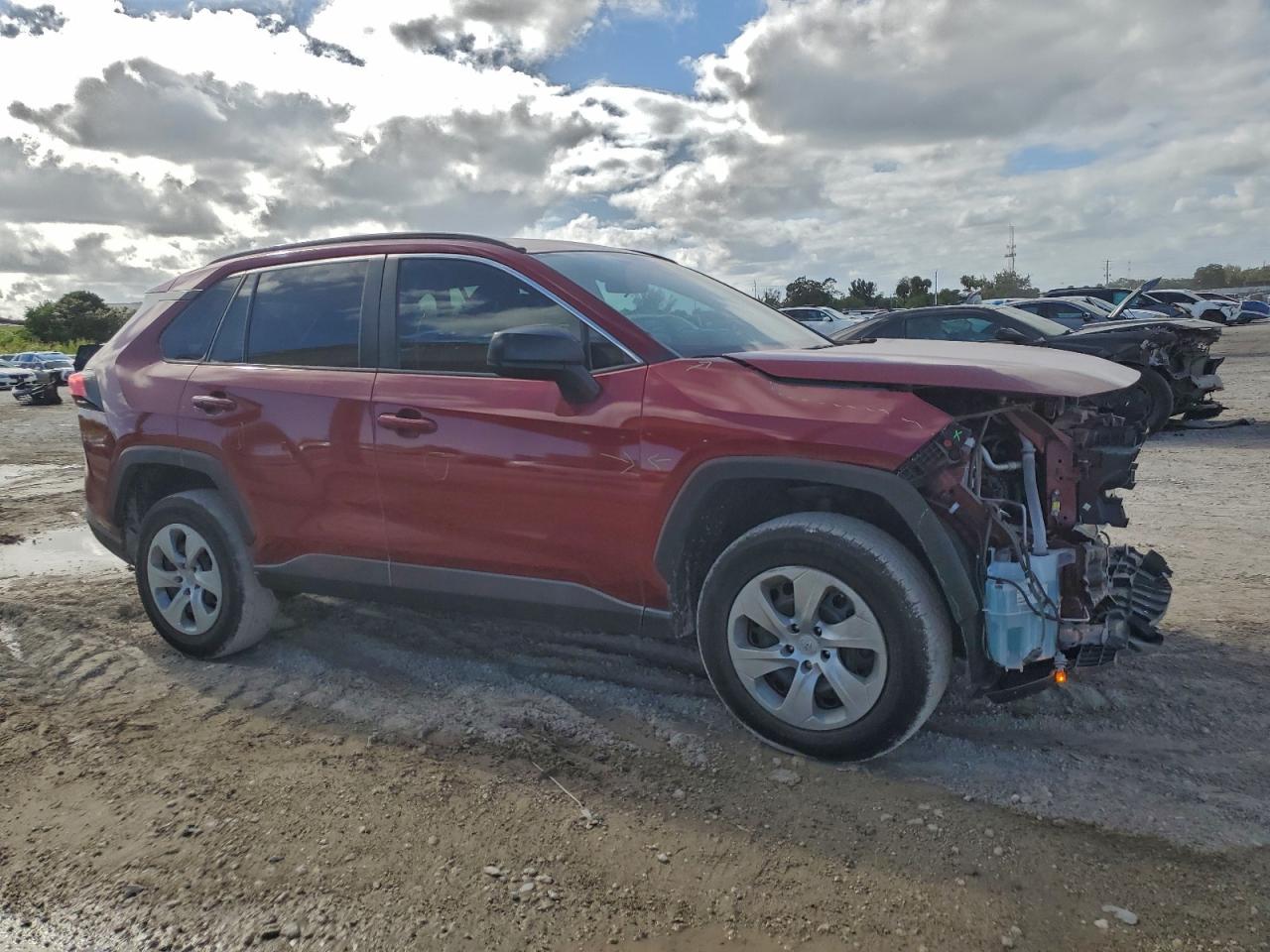 2021 TOYOTA RAV4 LE photo 4