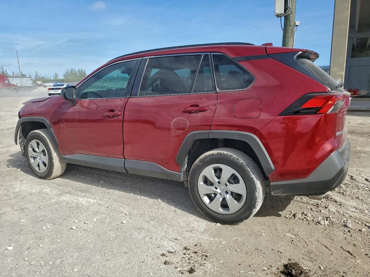2021 TOYOTA RAV4 LE photo 2