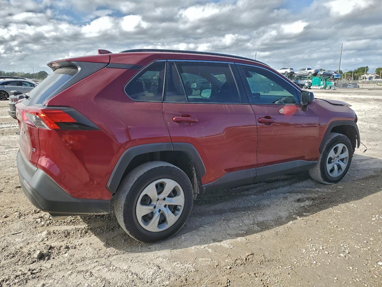 2021 TOYOTA RAV4 LE photo 3