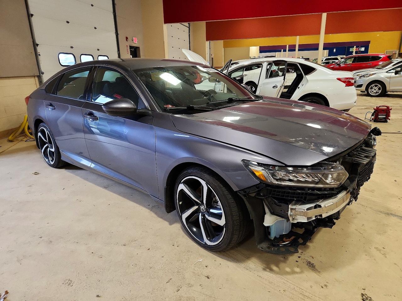 2018 HONDA ACCORD SPORT photo 4