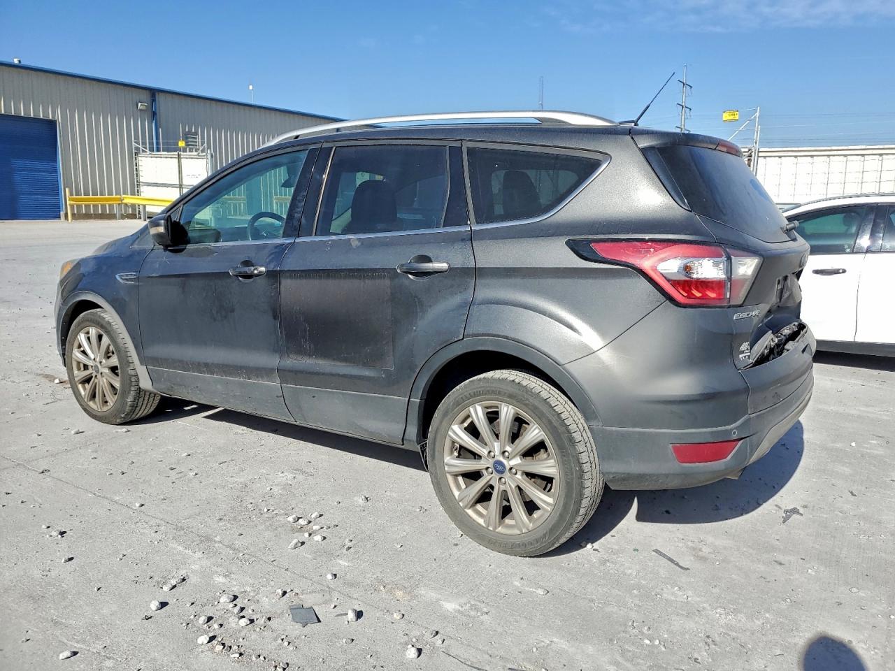 2017 FORD ESCAPE TITANIUM photo 2