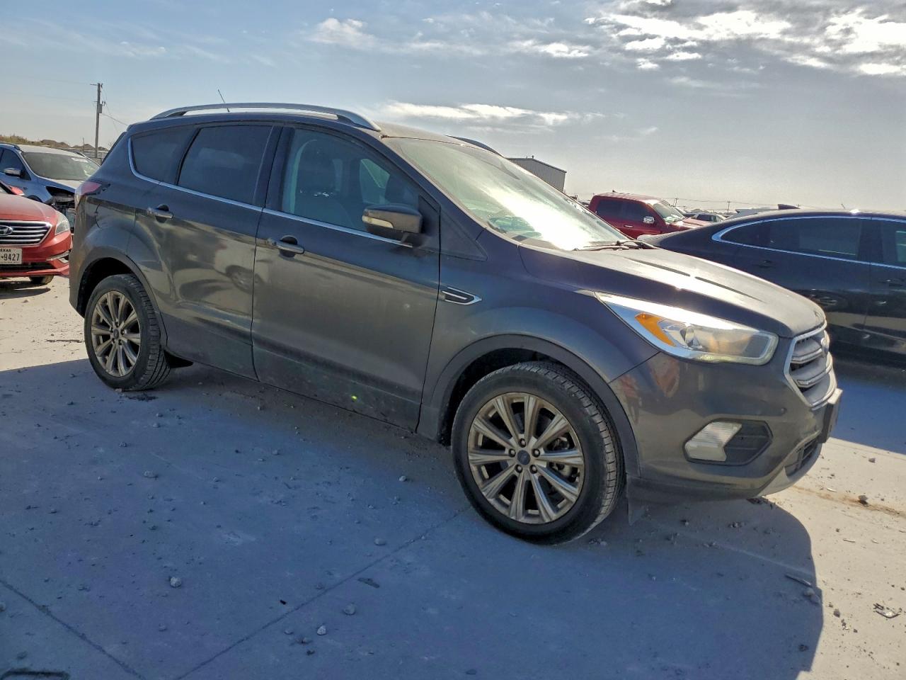 2017 FORD ESCAPE TITANIUM photo 4