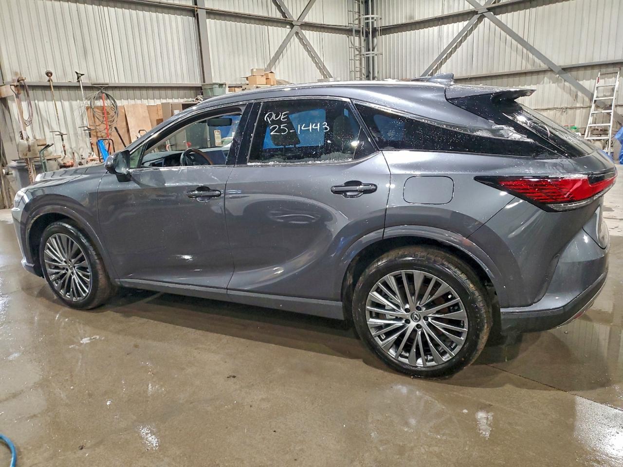 2025 LEXUS RX 450H+ LUXURY photo 2