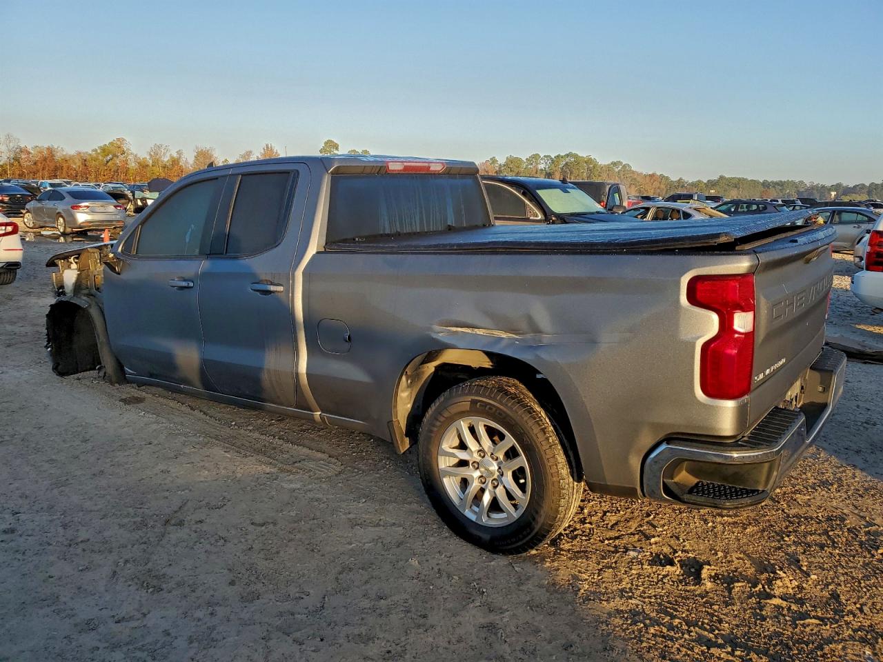 2020 CHEVROLET SILVERADO C1500 LT photo 2