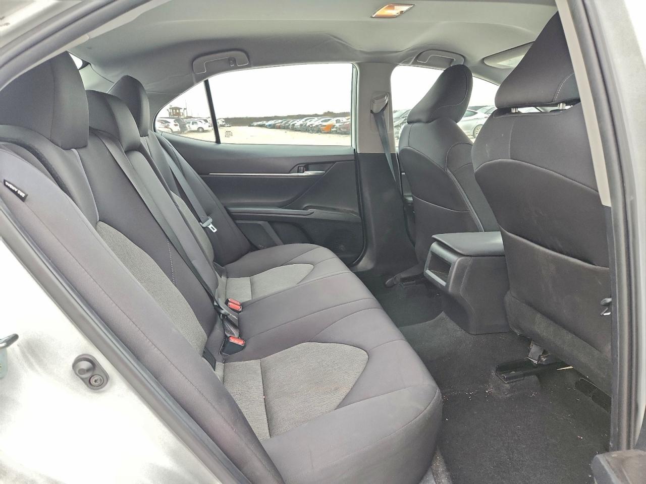 2022 TOYOTA CAMRY LE photo 10