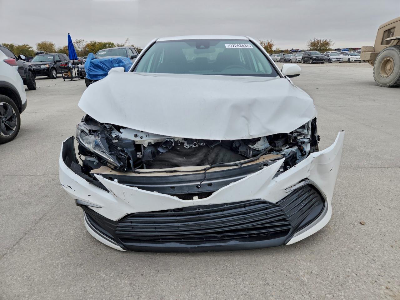 2022 TOYOTA CAMRY LE photo 5