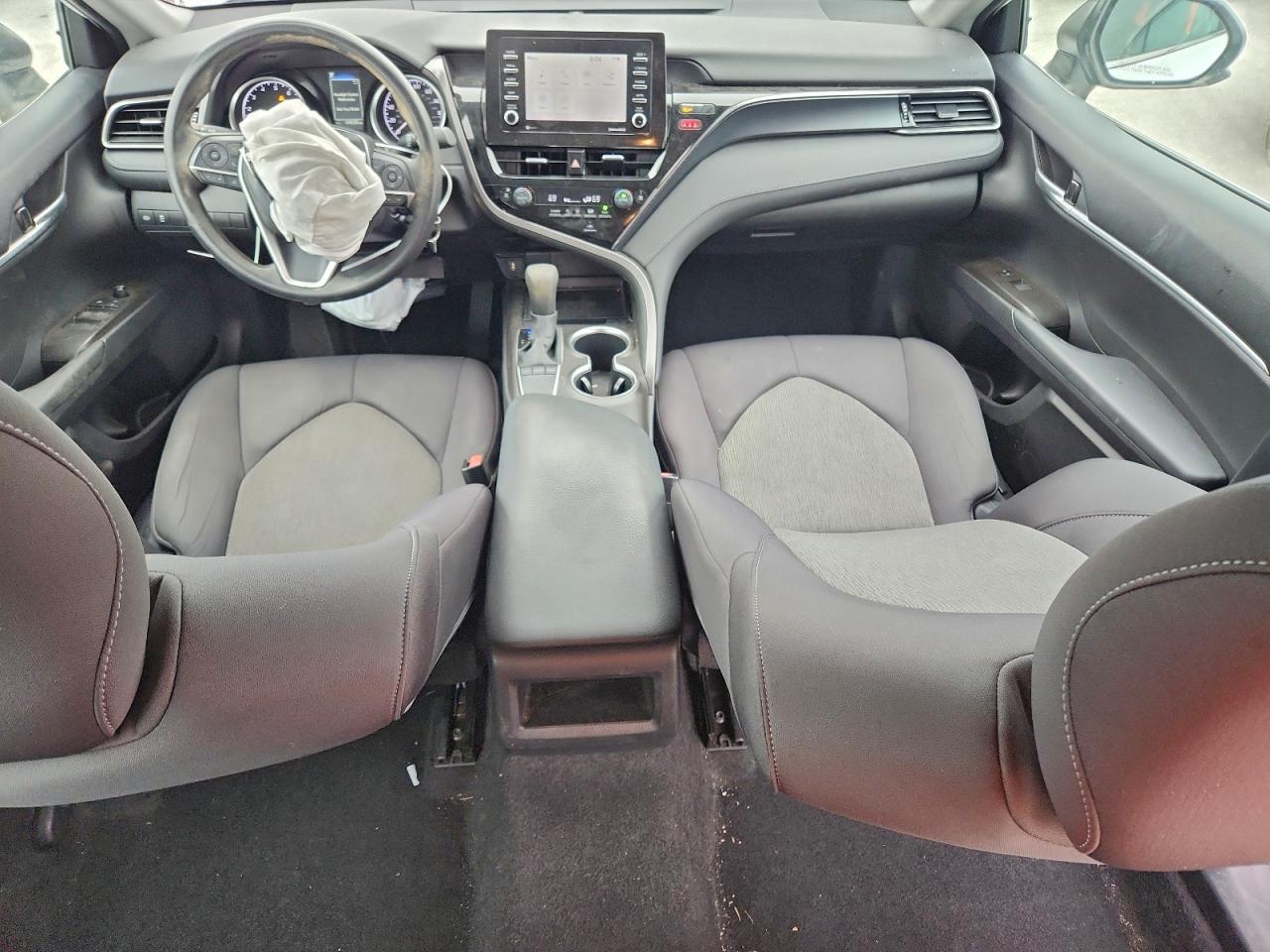 2022 TOYOTA CAMRY LE photo 8