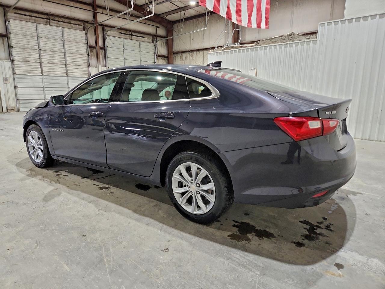 2025 CHEVROLET MALIBU LT photo 2