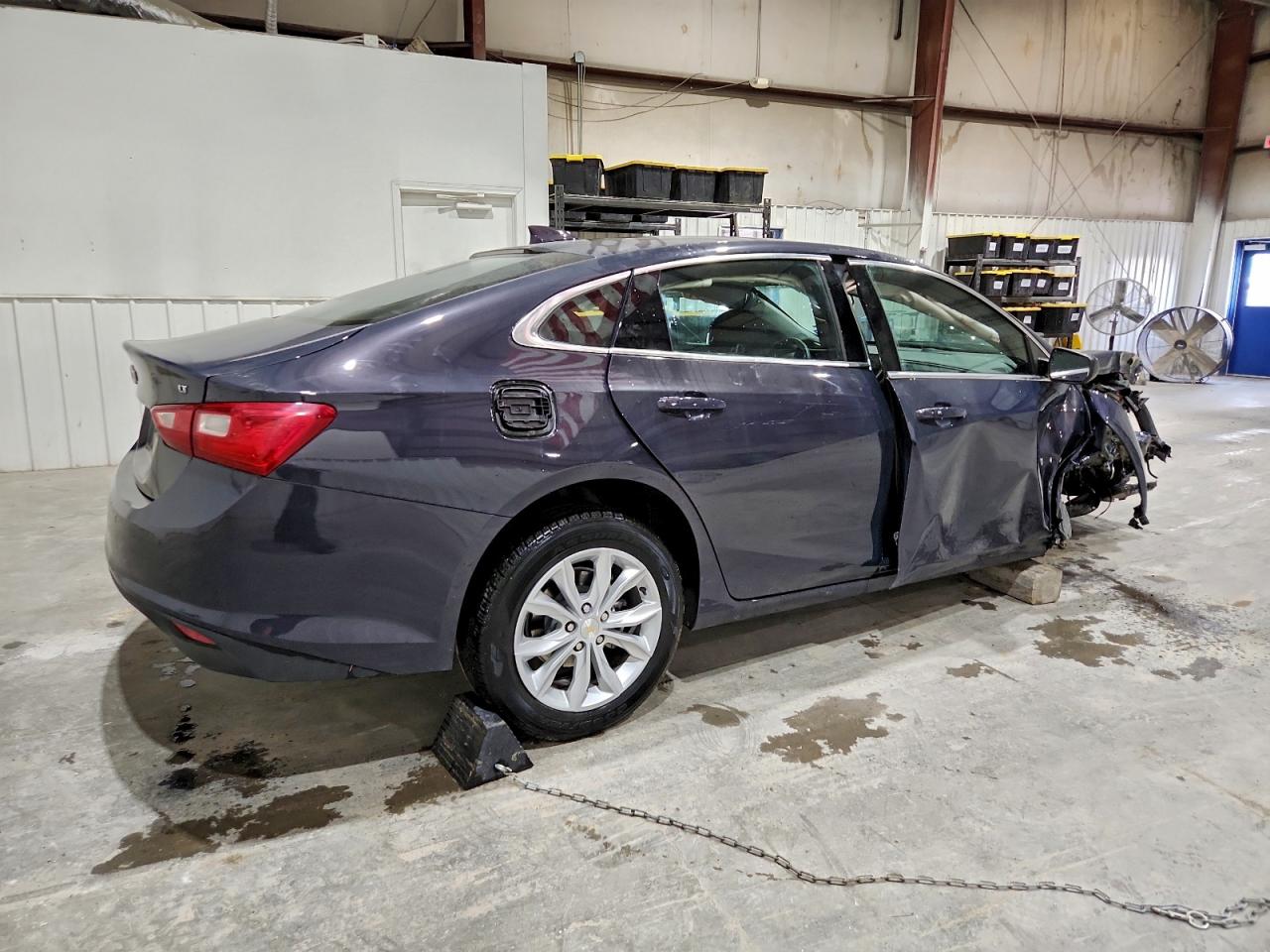 2025 CHEVROLET MALIBU LT photo 3