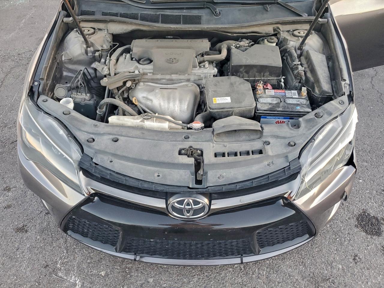 2016 TOYOTA CAMRY LE photo 11
