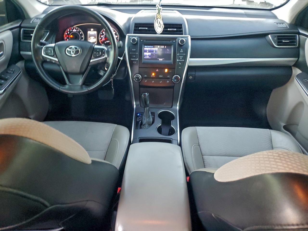 2016 TOYOTA CAMRY LE photo 8