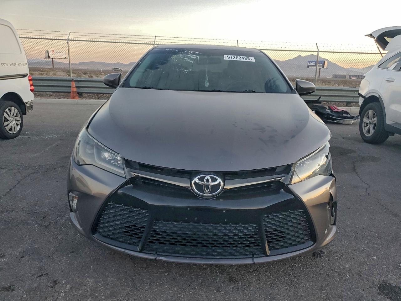 2016 TOYOTA CAMRY LE photo 5