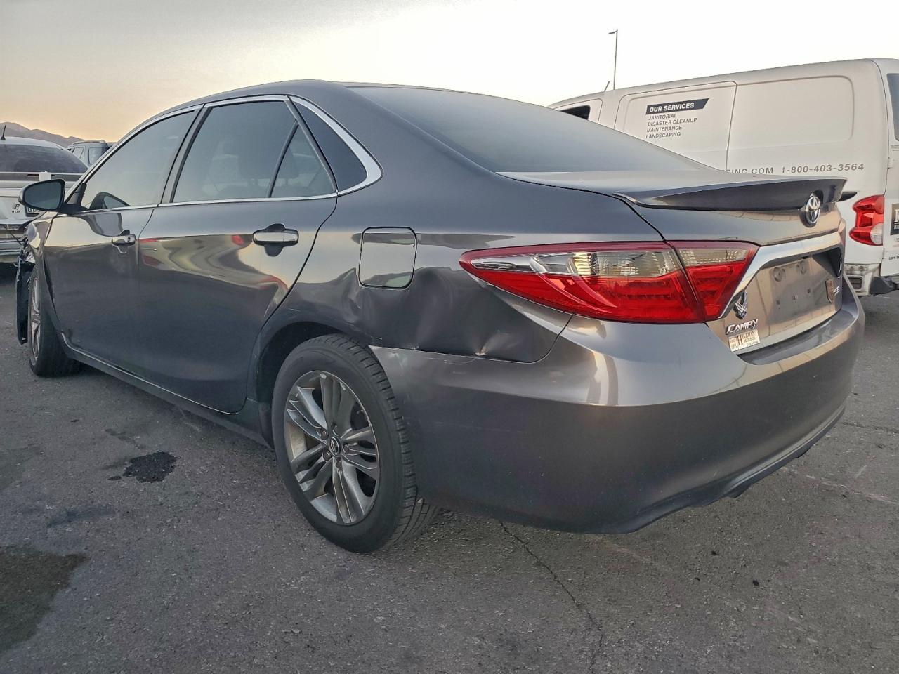 2016 TOYOTA CAMRY LE photo 2