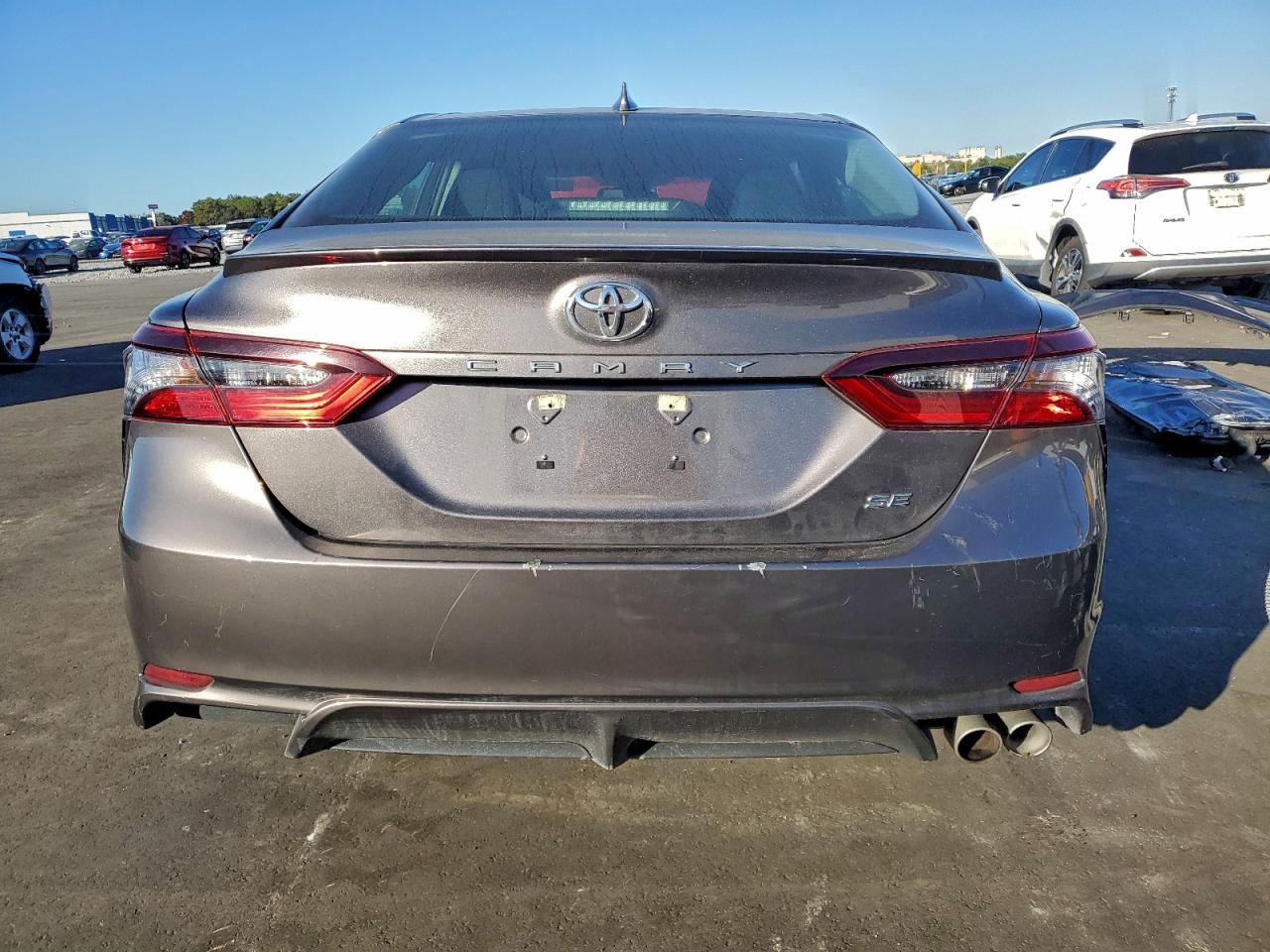 2022 TOYOTA CAMRY SE photo 6