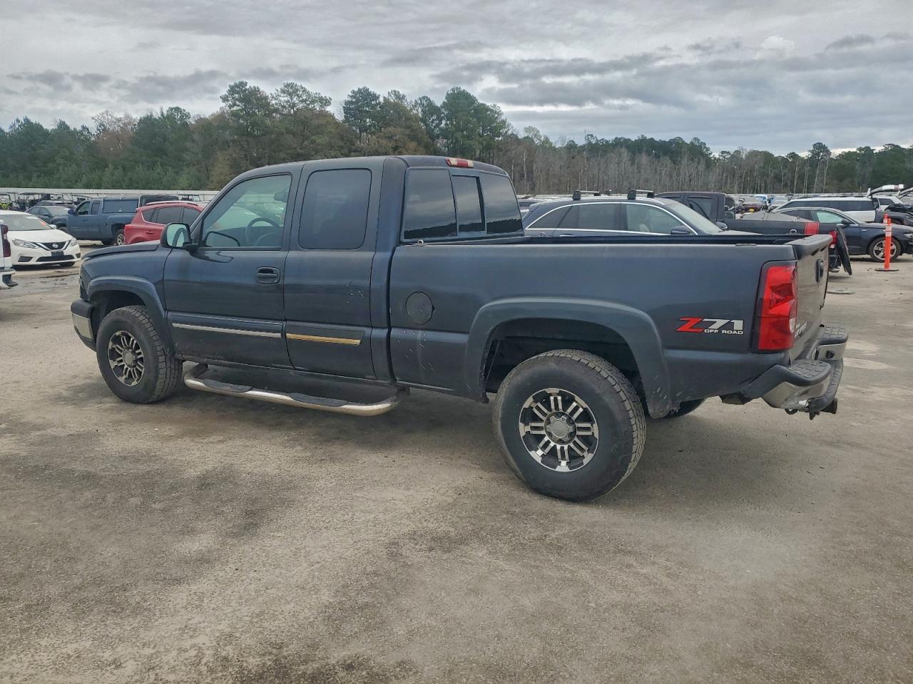2004 CHEVROLET SILVERADO K1500 photo 2
