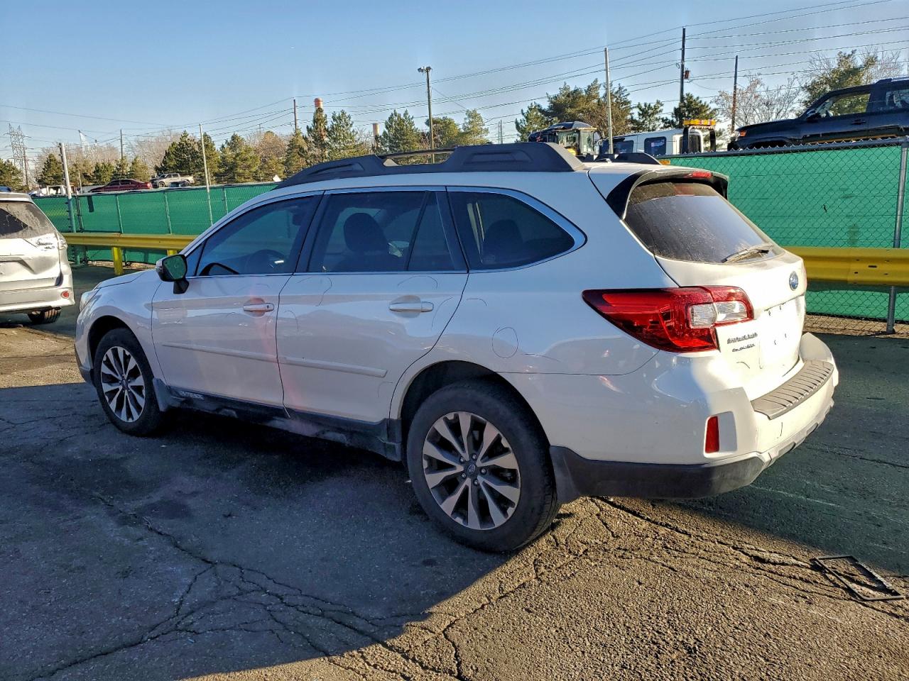 2015 SUBARU OUTBACK 3.6R LIMITED photo 2