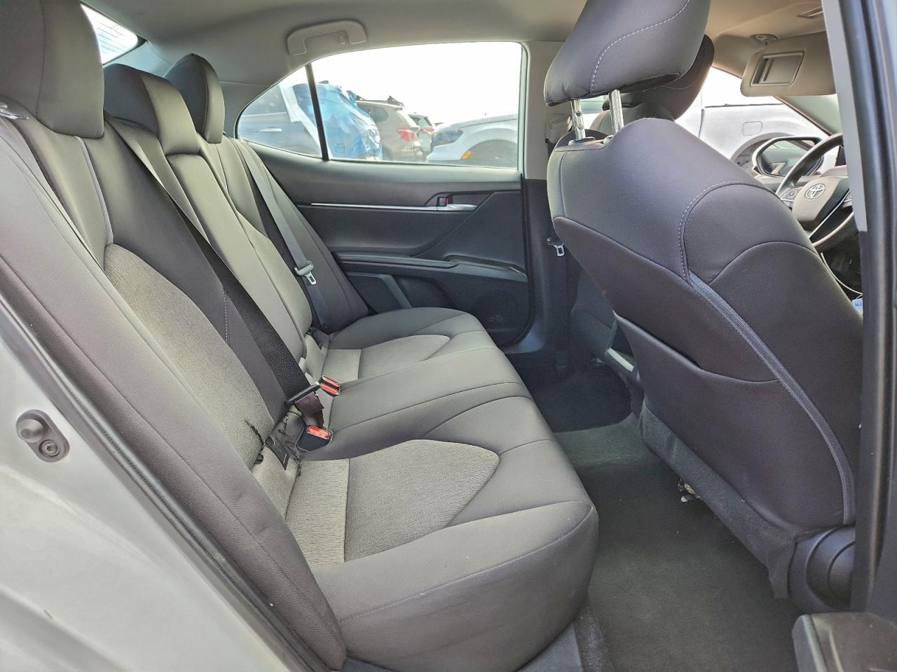 2022 TOYOTA CAMRY LE photo 10