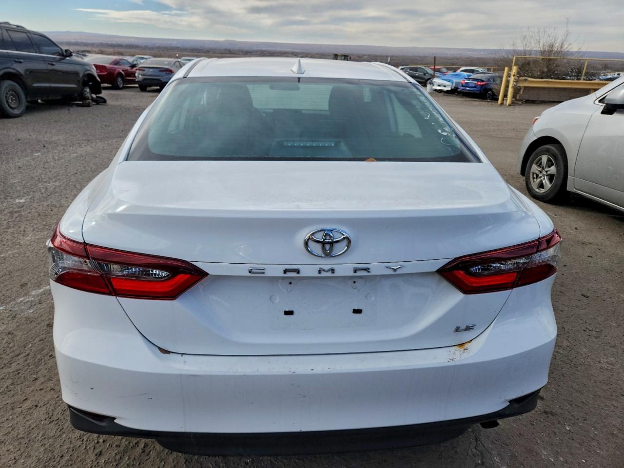 2022 TOYOTA CAMRY LE photo 6