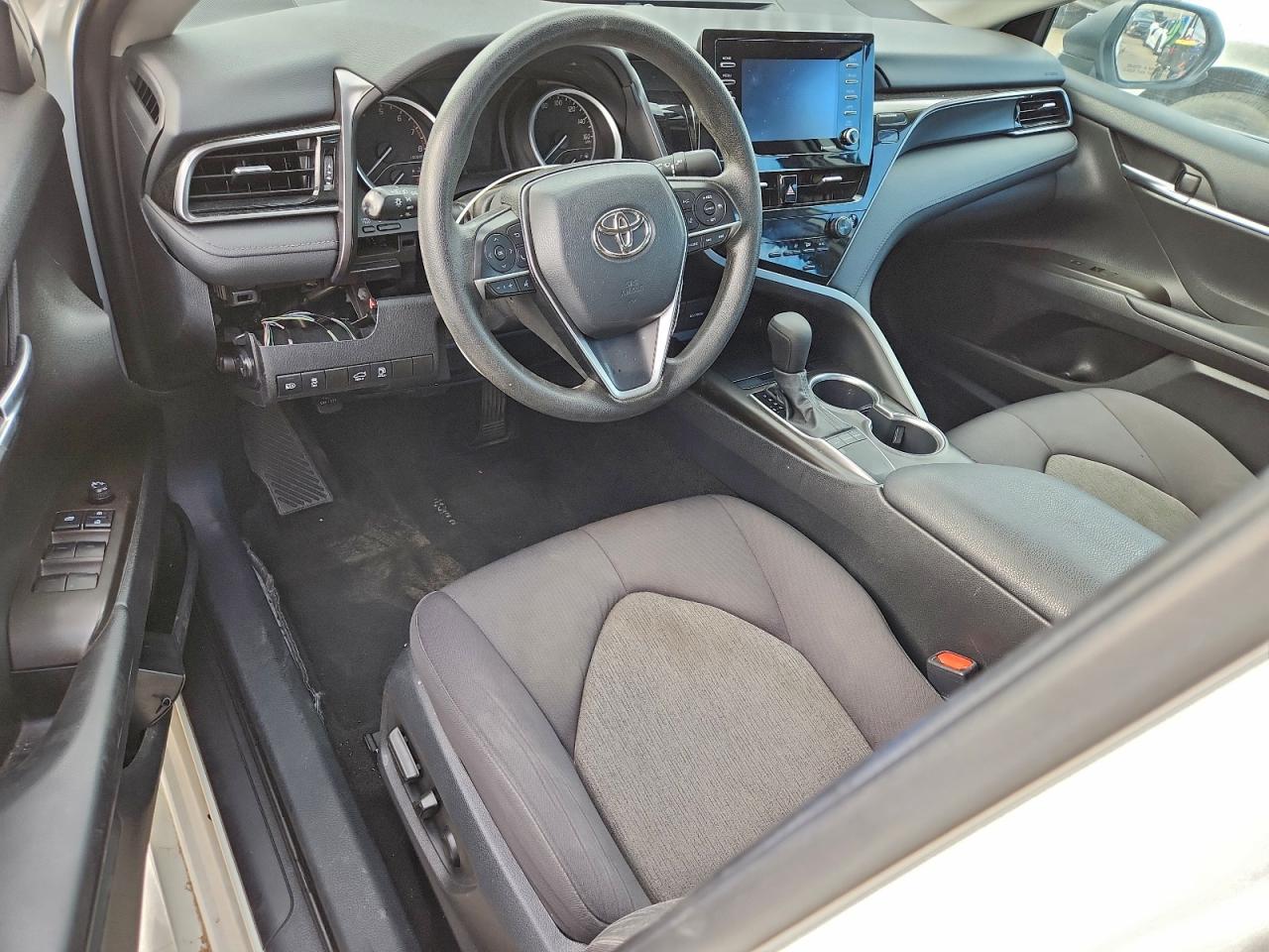 2022 TOYOTA CAMRY LE photo 8