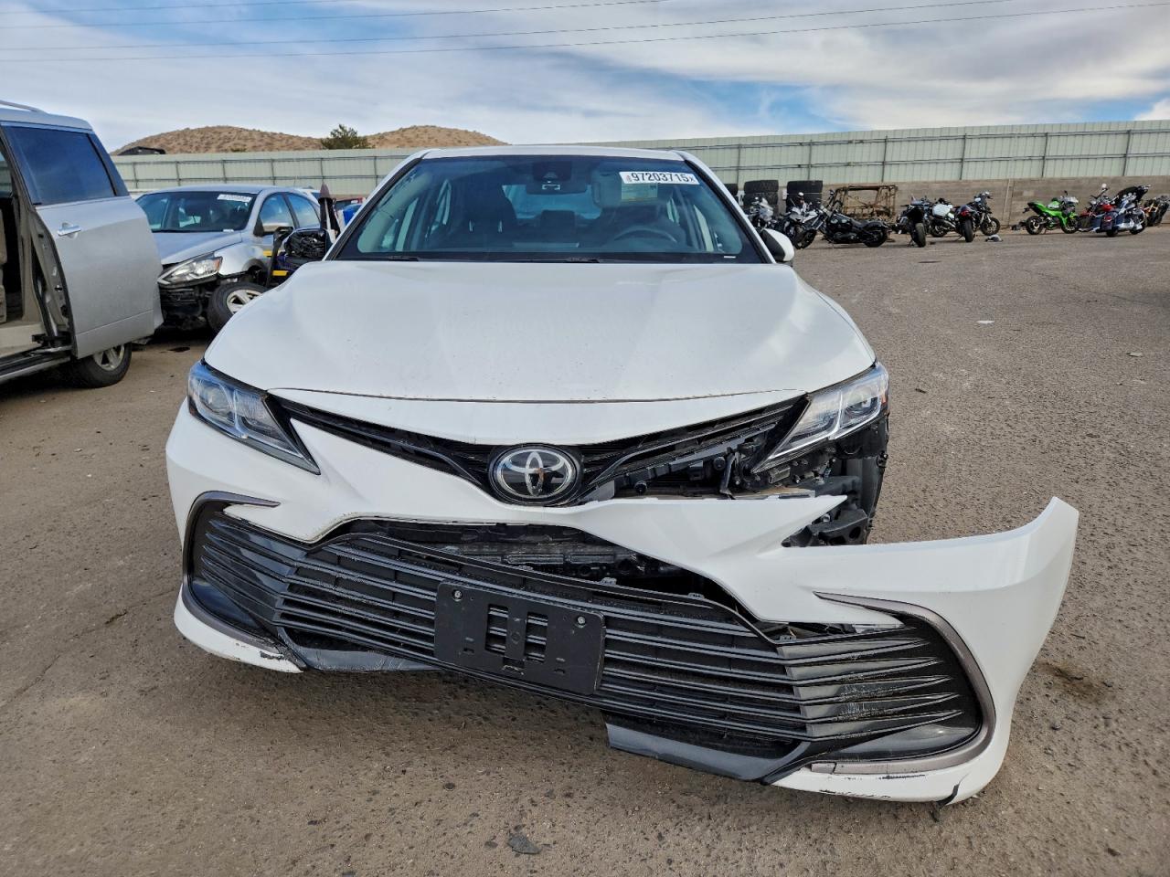 2022 TOYOTA CAMRY LE photo 5
