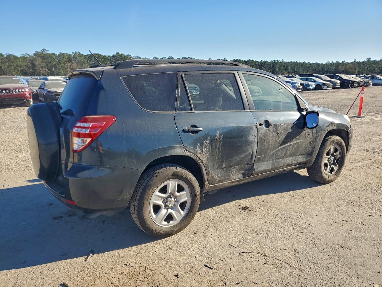 2011 TOYOTA RAV4 photo 3