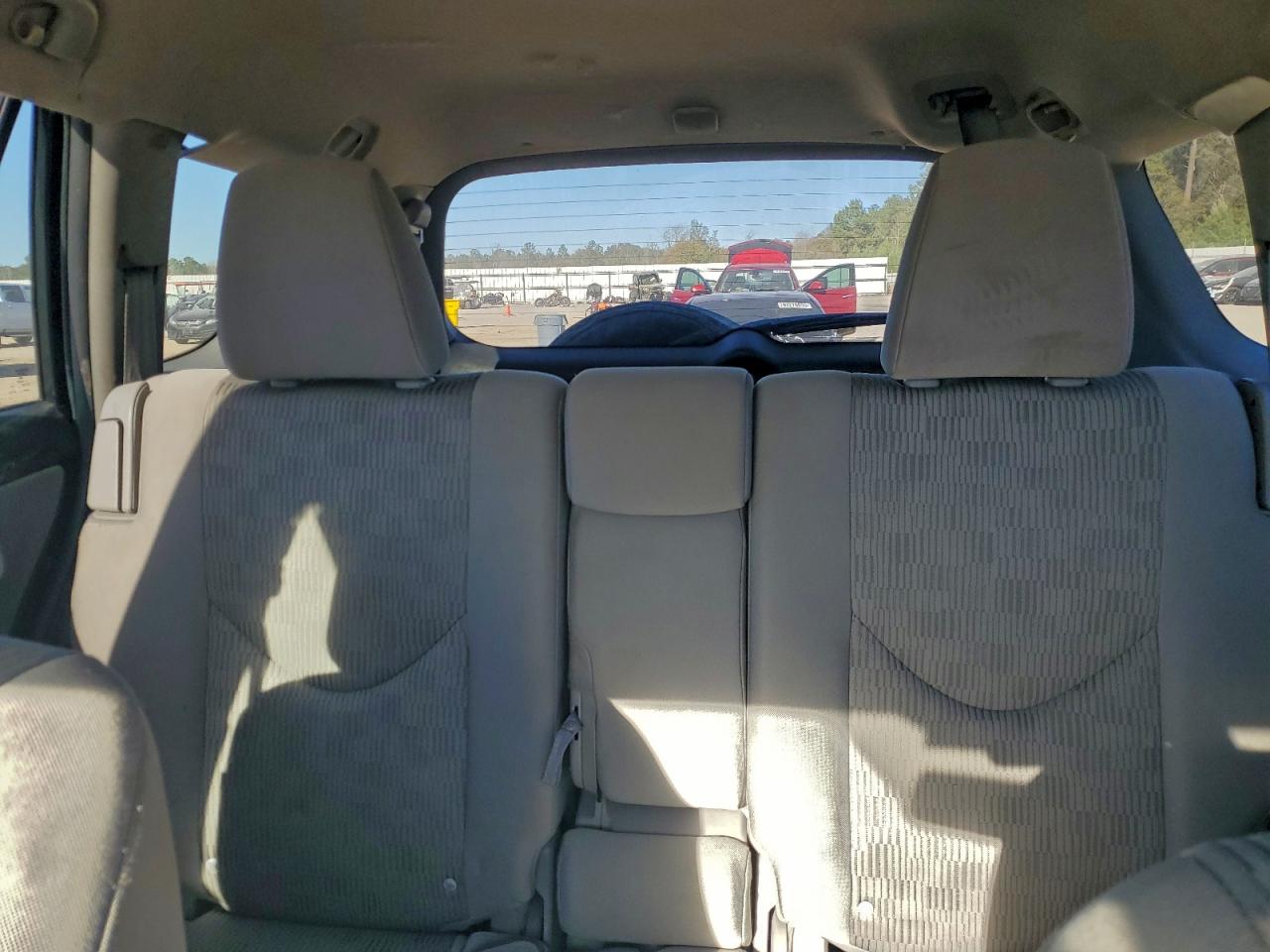 2011 TOYOTA RAV4 photo 10