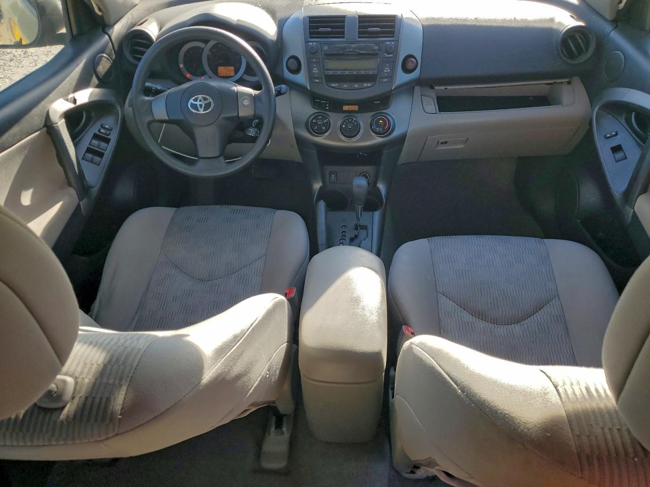 2011 TOYOTA RAV4 photo 8