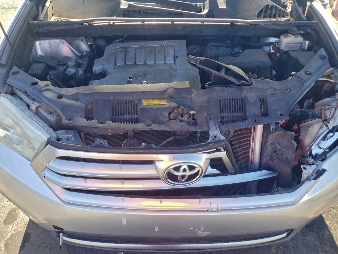 2012 TOYOTA HIGHLANDER LIMITED photo 23