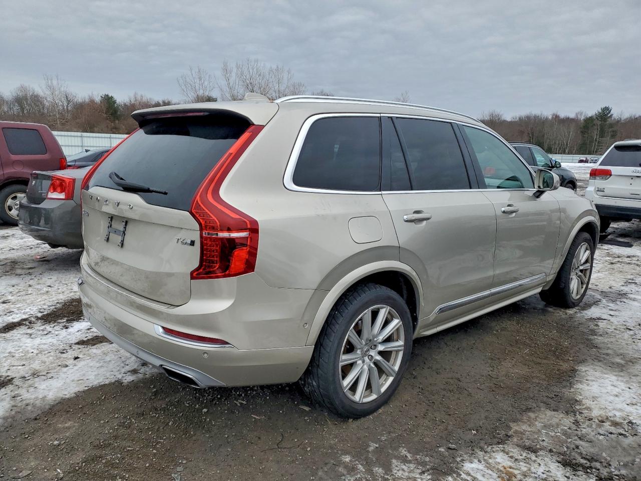 2016 VOLVO XC90 T6 photo 3